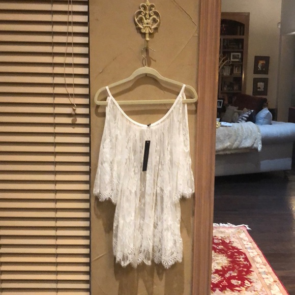 New white lace coverup - Picture 1 of 4